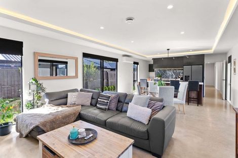 Photo of property in 15 Evelyn Crescent, Marshland, Christchurch, 8083