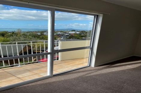 Photo of property in 1/433a East Coast Road, Mairangi Bay, Auckland, 0630