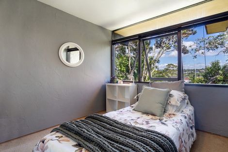 Photo of property in 2/30 Browns Bay Road, Rothesay Bay, Auckland, 0630