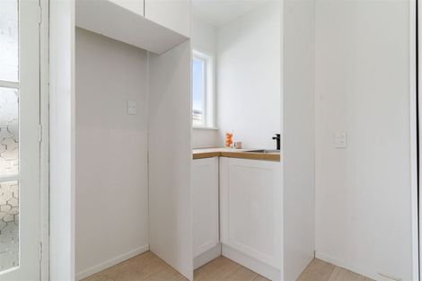 Photo of property in 116 Archibald Road, Kelston, Auckland, 0602