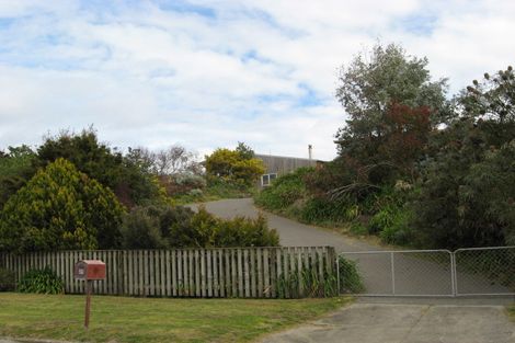 Photo of property in 27 Manga Pirau Street, Waikawa Beach, Manakau, 5573