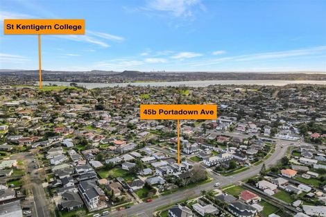 Photo of property in 45b Portadown Avenue, Pakuranga Heights, Auckland, 2010