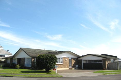 Photo of property in 5 Frank Frethey Place, Highlands Park, New Plymouth, 4312