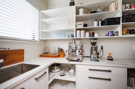 Photo of property in 9 Awatea Terrace, Hokowhitu, Palmerston North, 4410