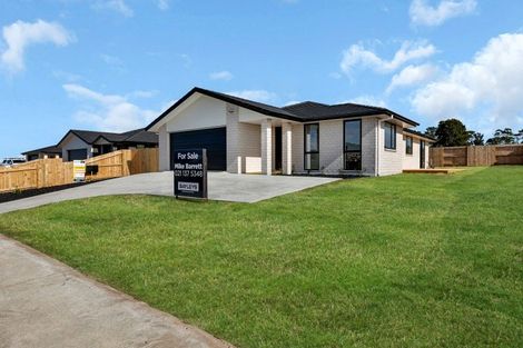 Photo of property in 55 Te Taniwha Road, One Tree Point, 0118