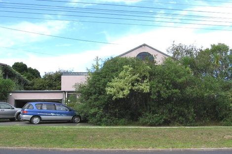 Photo of property in 2/953 Beach Road, Torbay, Auckland, 0630