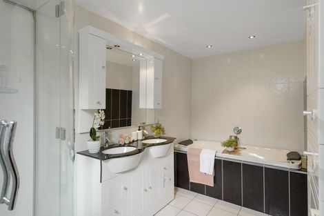 Photo of property in 13a Parau Avenue, Diamond Harbour, 8972