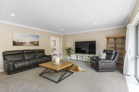 Photo of property in 11 Nathan Close, Somerville, Auckland, 2014