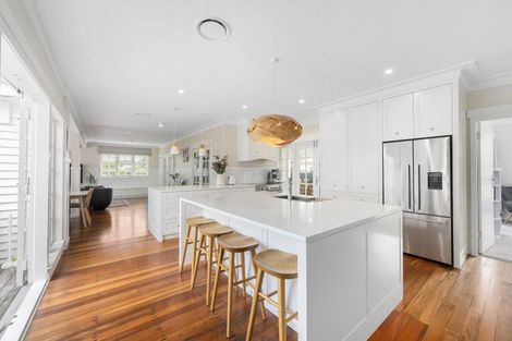 Photo of property in 340 Fergusson Drive, Heretaunga, Upper Hutt, 5018