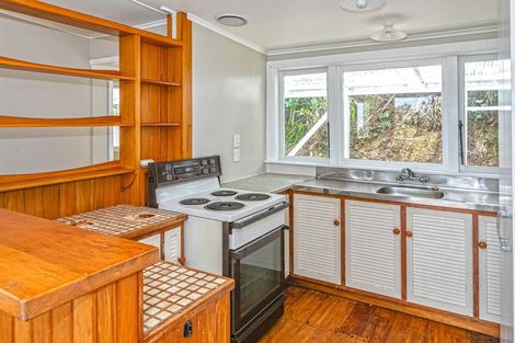 Photo of property in 9 Adams Road, Thornton Bay, Thames, 3575