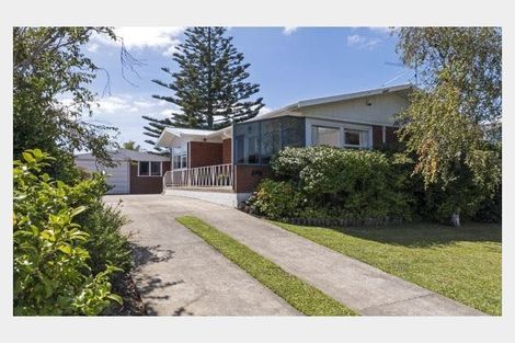 Photo of property in 39 Megan Avenue, Pakuranga Heights, Auckland, 2010