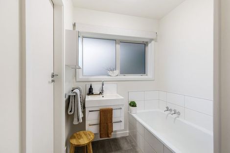 Photo of property in 12 Remuera Avenue, Cashmere, Christchurch, 8022