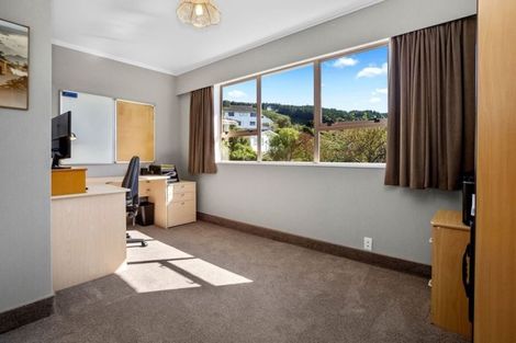 Photo of property in 17 Balliol Drive, Tawa, Wellington, 5028
