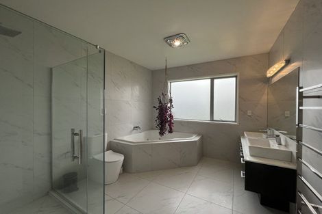 Photo of property in 587 Great South Road, Rosehill, Papakura, 2113