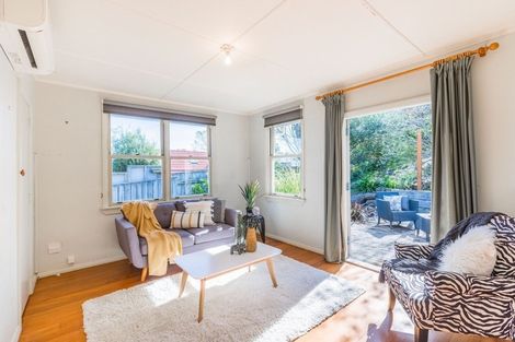 Photo of property in 3 Gates Road, Waikanae Beach, Waikanae, 5036