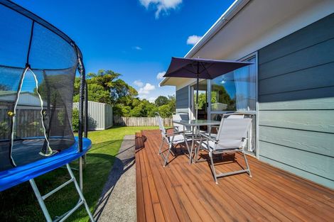 Photo of property in 2/54 Riversdale Drive, Merrilands, New Plymouth, 4312