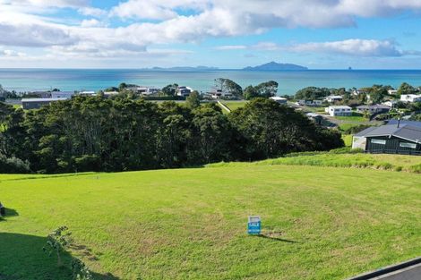 Photo of property in 3 Starlight Place, Langs Beach, 0582