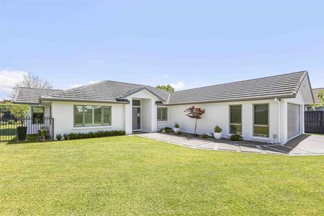 Photo of property in 15 Amokura Crescent, Flagstaff, Hamilton, 3210