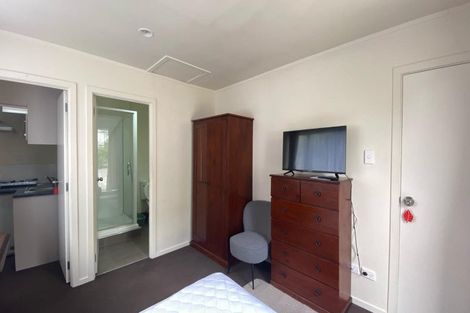 Photo of property in 8d Schnapper Rock Road, Schnapper Rock, Auckland, 0632