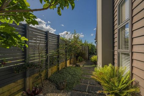 Photo of property in 18 Topping Place, Whitianga, 3510