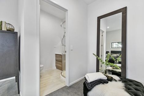 Photo of property in 14c Ropata Avenue, Point England, Auckland, 1072