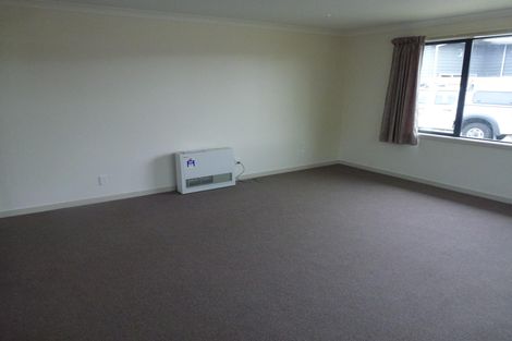 Photo of property in 100 Rosalie Terrace, Kelvin Grove, Palmerston North, 4414