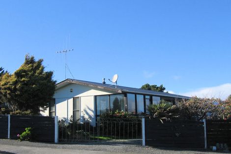 Photo of property in 10 Mountainview Terrace, Otaki Beach, Otaki, 5512