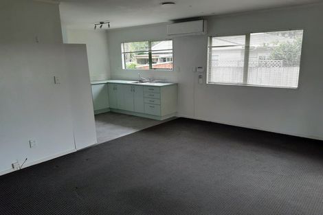 Photo of property in 17a Enderby Drive, Te Atatu Peninsula, Auckland, 0610