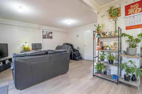 Photo of property in 19 Hollydale Grove, Churton Park, Wellington, 6037