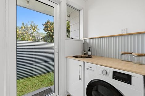 Photo of property in 38 Queen Road, Bellevue, Tauranga, 3110