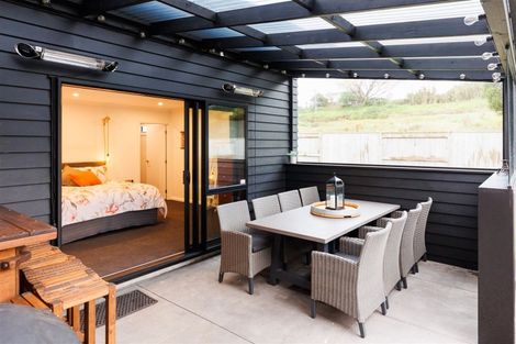 Photo of property in 5 Freedom Drive, Kelvin Grove, Palmerston North, 4414