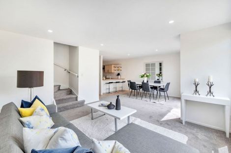 Photo of property in 2/12 Pannill Place, Oteha, Auckland, 0632