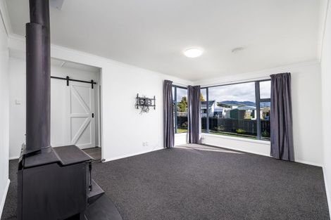 Photo of property in 1 Holmes Street, Waimate, 7924