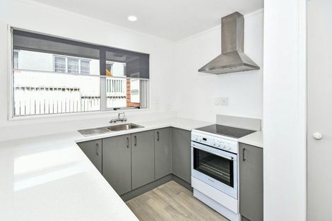 Photo of property in 2/15 East Street, Papakura, 2110