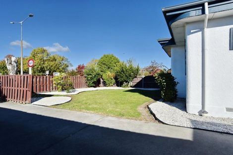 Photo of property in 213 Main North Road, Redwood, Christchurch, 8051