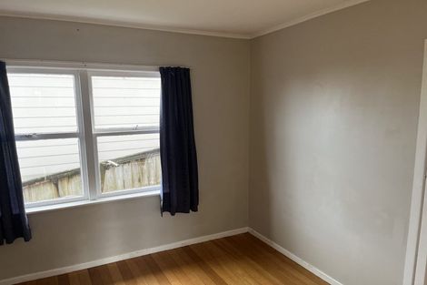 Photo of property in 1/33 Roberts Road, Glenfield, Auckland, 0629