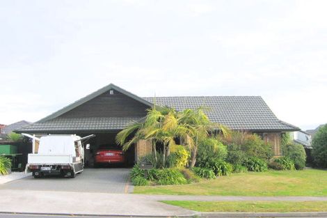 Photo of property in 15 Lansell Drive, East Tamaki Heights, Auckland, 2016
