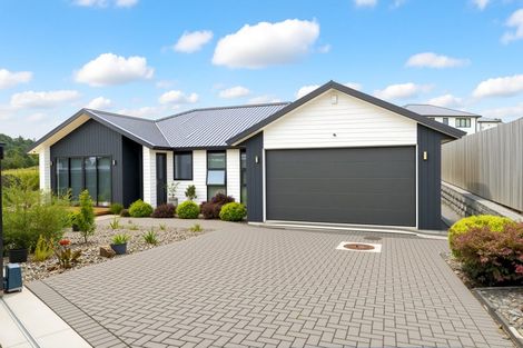 Photo of property in 7 Kiokio Place, Swanson, Auckland, 0614