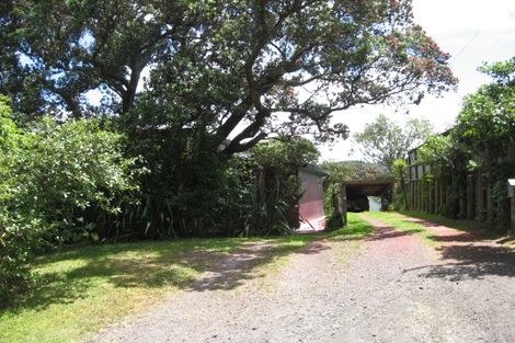Photo of property in 98 Domain Crescent, Muriwai, Waimauku, 0881