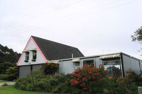 Photo of property in 4 Rangikapiti Road, Coopers Beach, 0420