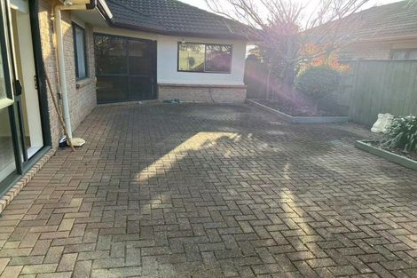 Photo of property in 16 Middlefield Drive, East Tamaki Heights, Auckland, 2016