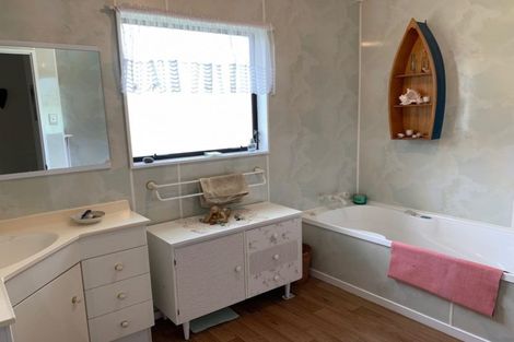 Photo of property in 14 Okau Road, Ahititi, Urenui, 4378