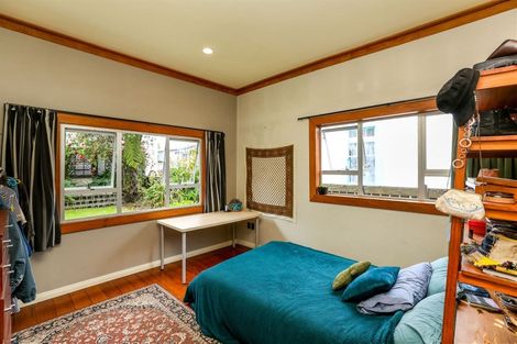 Photo of property in 28 Bulteel Street, New Plymouth, 4310