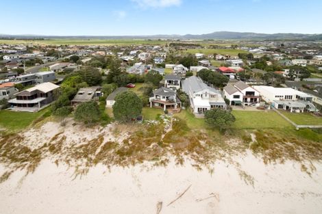 Photo of property in 131 Karewa Parade, Papamoa Beach, Papamoa, 3118