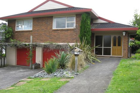 Photo of property in 10 Cromwell Place, Pukekohe, 2120