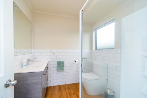 Photo of property in 15 Greenwood Place, Fitzherbert, Palmerston North, 4410