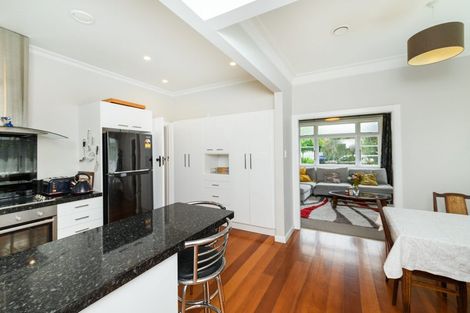 Photo of property in 10 Hardie Street, Hokowhitu, Palmerston North, 4410