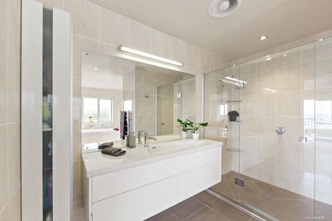 Photo of property in 170 Wade River Road, Wade Heads, Whangaparaoa, 0932