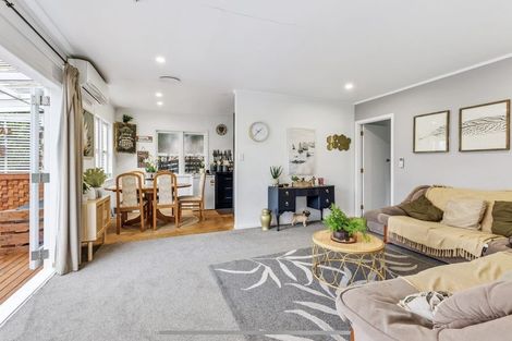 Photo of property in 19 Lanigan Street, Birkdale, Auckland, 0626