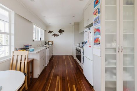 Photo of property in 28 Caesars Place, Churton Park, Wellington, 6037